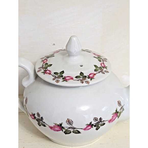 Vintage French Apilco teapot rosebud design 4X8 porcelain made for Chamart - Picture 3 of 7